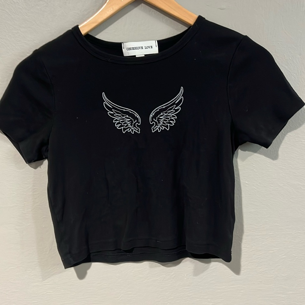 Angel wing crop tee